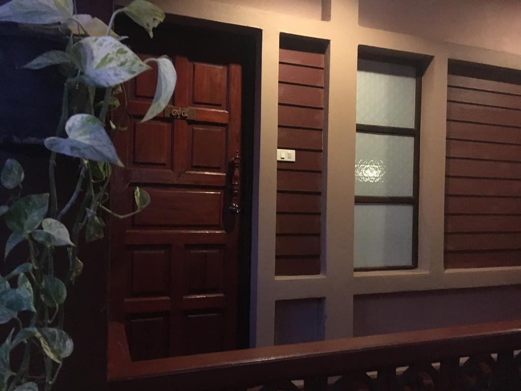 Chok-Wasana Guest House Mae Sariang Exterior foto